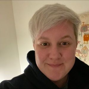 Meet your Posher, Caitlin